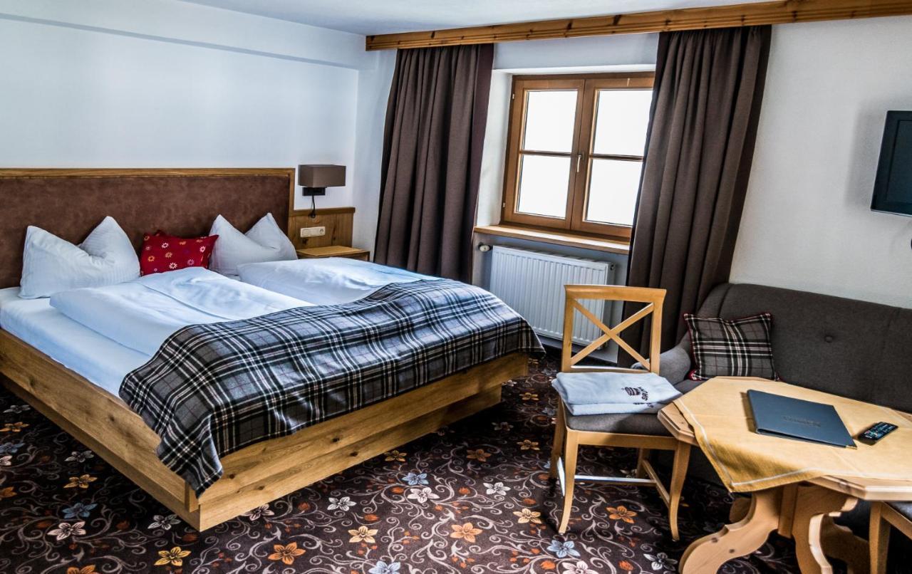 Hotel Zum Goldenen Loewen Biberwier Ngoại thất bức ảnh