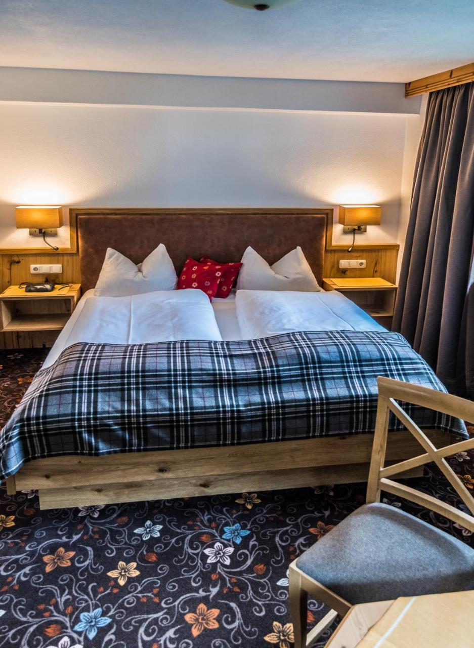 Hotel Zum Goldenen Loewen Biberwier Ngoại thất bức ảnh
